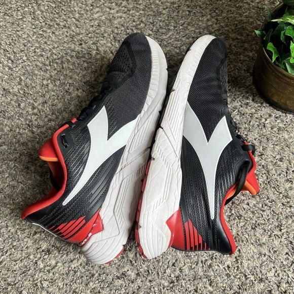 Diadora Mythos Blushield Vigore Black Red Running Shoe Sneakers 11 NO INSOLE main image 9